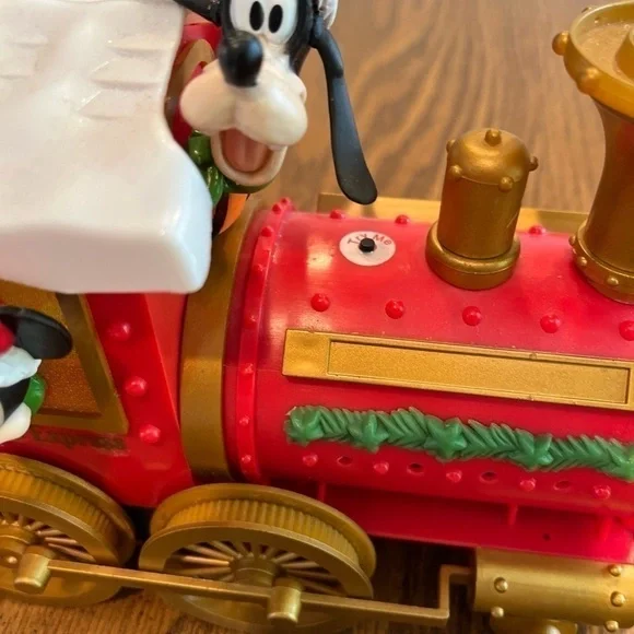 Disney’s Ruz Express Music Train Engine Christmas Goofy, Minnie, Mickey Mouse 🎄 - Picture 11 of 15